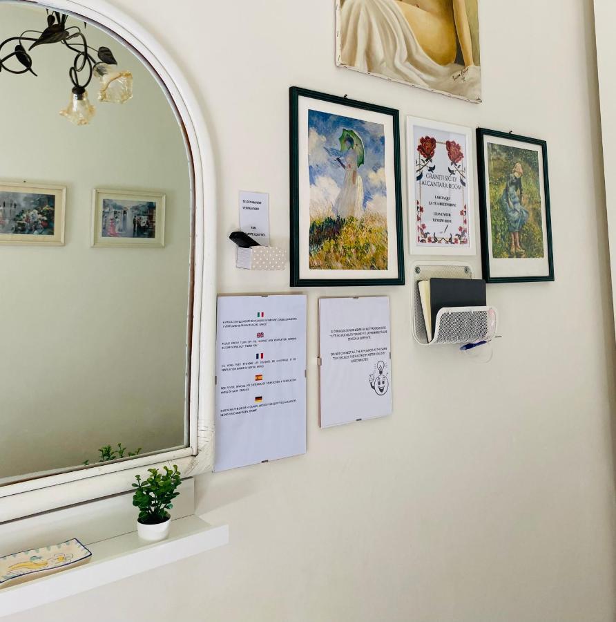"The Gole Of Alcantara Living In The Dream'S Room" Graniti Ngoại thất bức ảnh